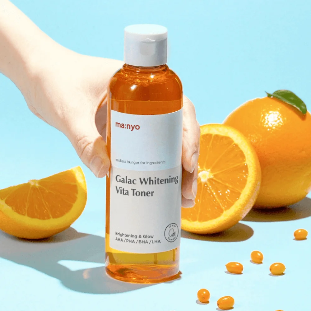 Мультивитаминный тоник для тусклой кожи Manyo Galac Whitening Vita Toner