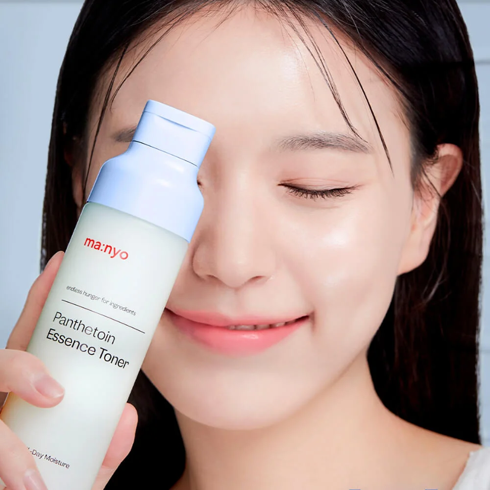 Ультраувлажняющий тонер-эссенция для обезвоженной кожи Manyo Panthetoin Essence Toner