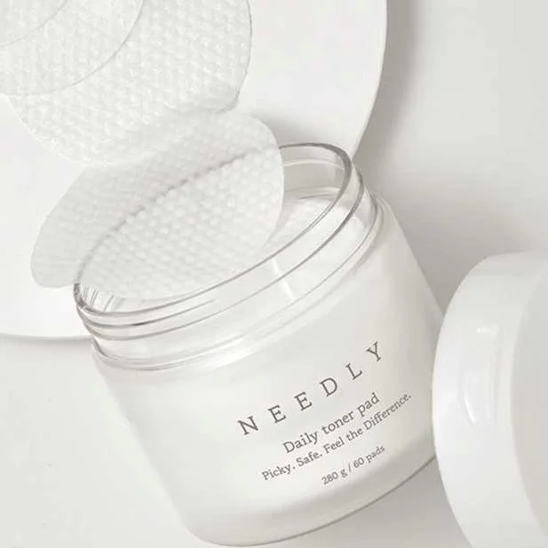  Увлажняющие и отшелушивающие диски для сужения пор NEEDLY Daily toner pad