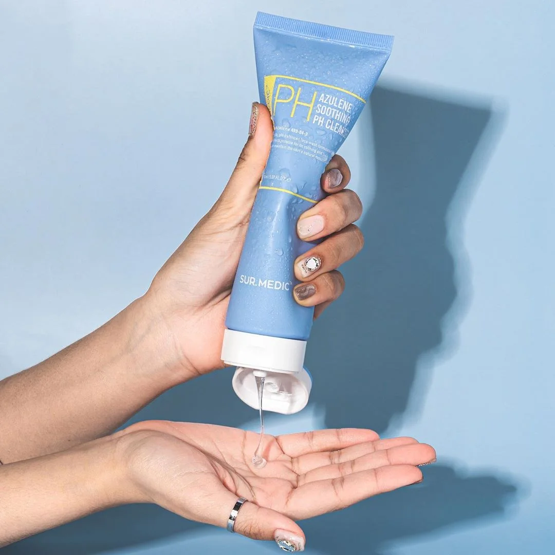 Успокаивающий гель для умывания с азуленом и церамидами SUR.MEDIC+ Azulene Soothing pH Cleanser