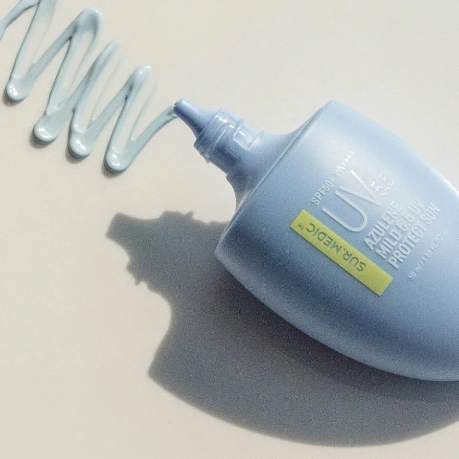 Успокаивающий солнцезащитный крем с азуленом SUR.MEDIC+ Azulene Mild 5.5 UV Protect Sun SPF50+