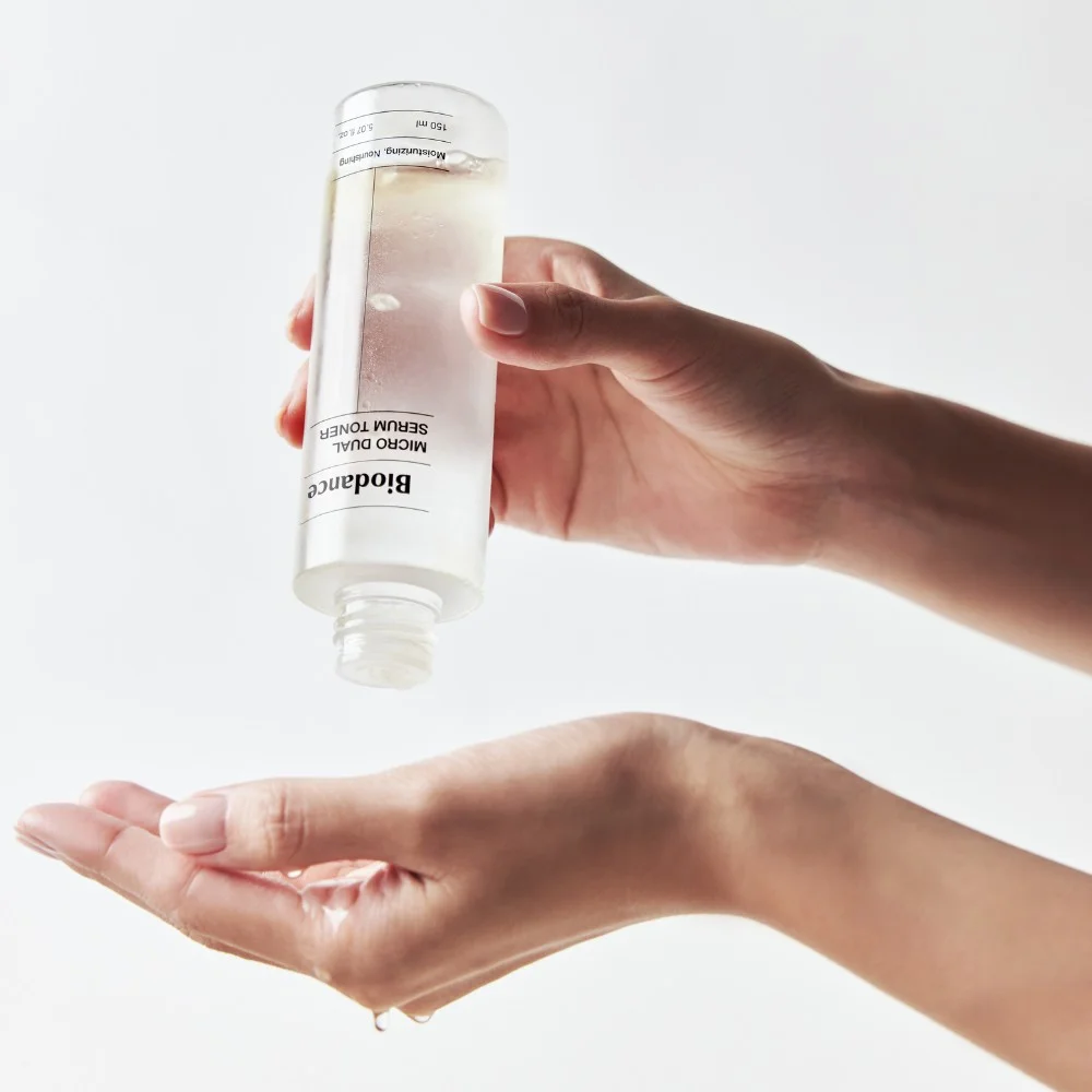 Двухфазный питательный тонер с маслами и гиалуроновой кислотой Biodance Micro Dual Serum Toner