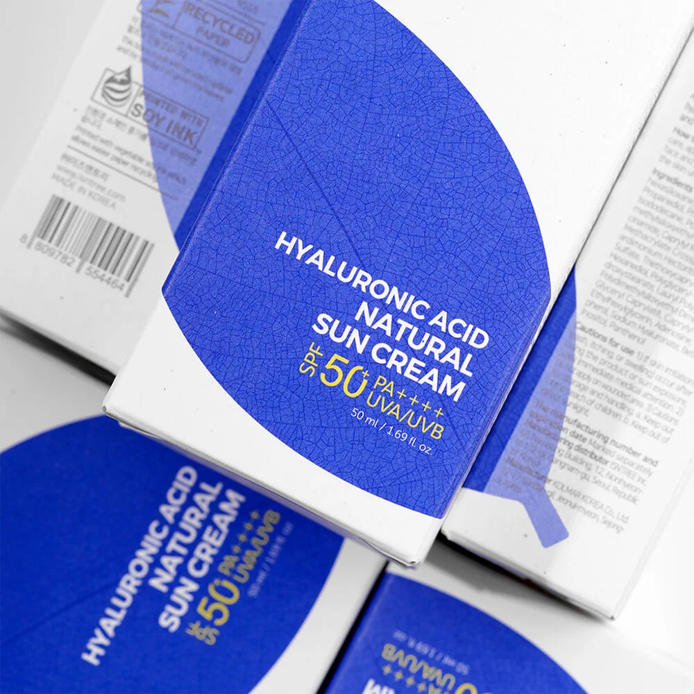 Увлажняющий минеральный солнцезащитный крем IsNtree Hyaluronic Acid Natural Sun Cream SPF50+ PA++++