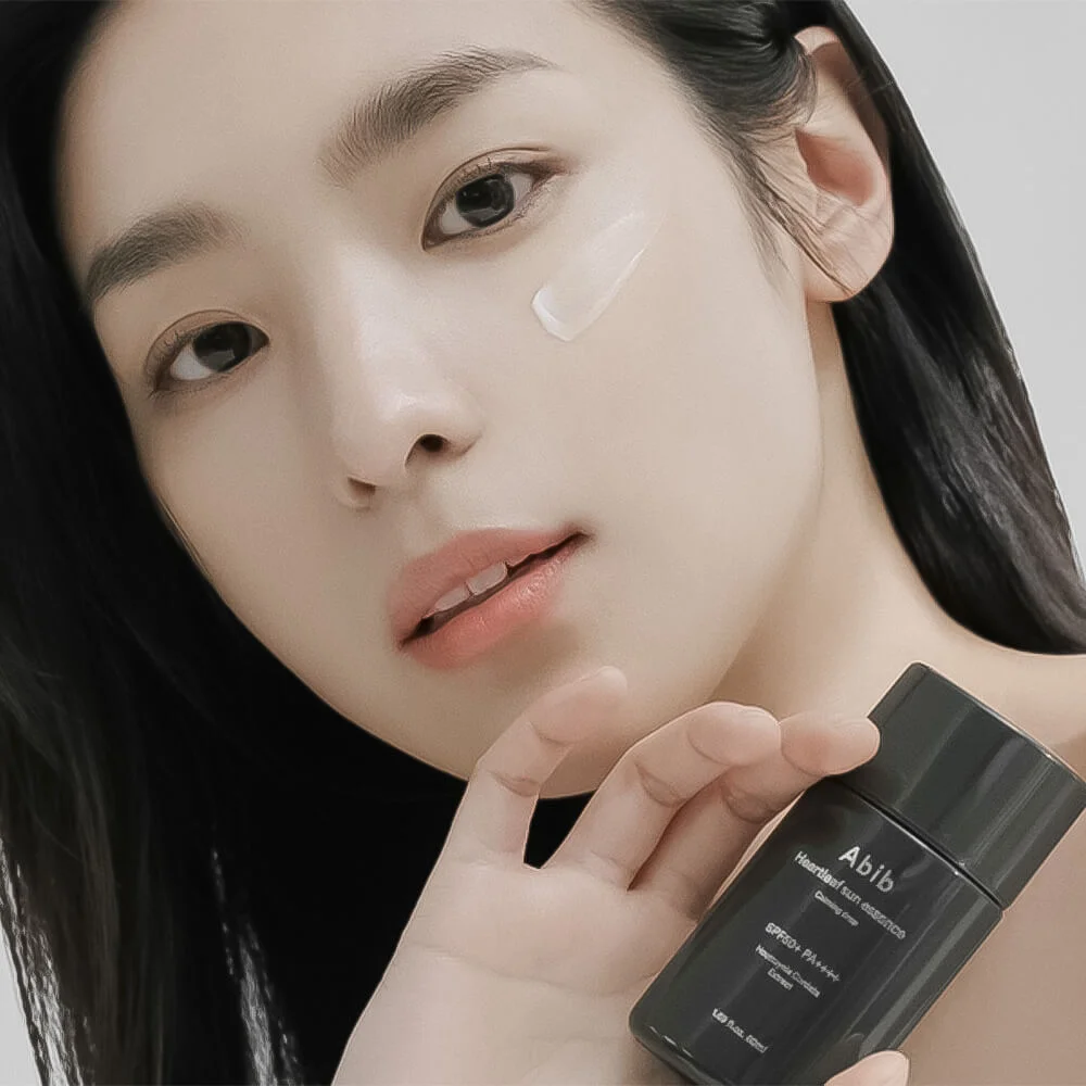 Успокаивающая эссенция для защиты от солнца Abib Heartleaf Sun Essence Calming Drop SPF50+ PA++++