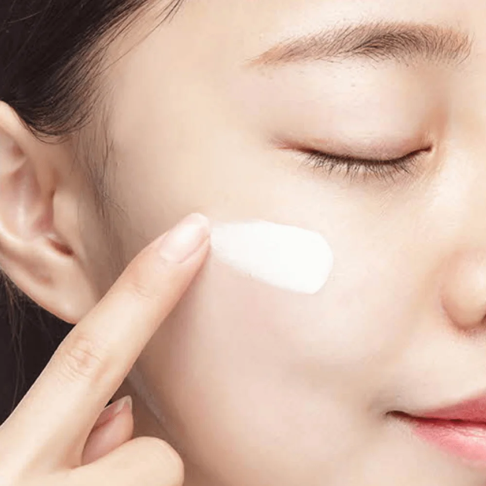 Ламеллярный солнцезащитный крем для яркости тона Real Barrier Tone Up Sun Cream SPF50+ PA++++