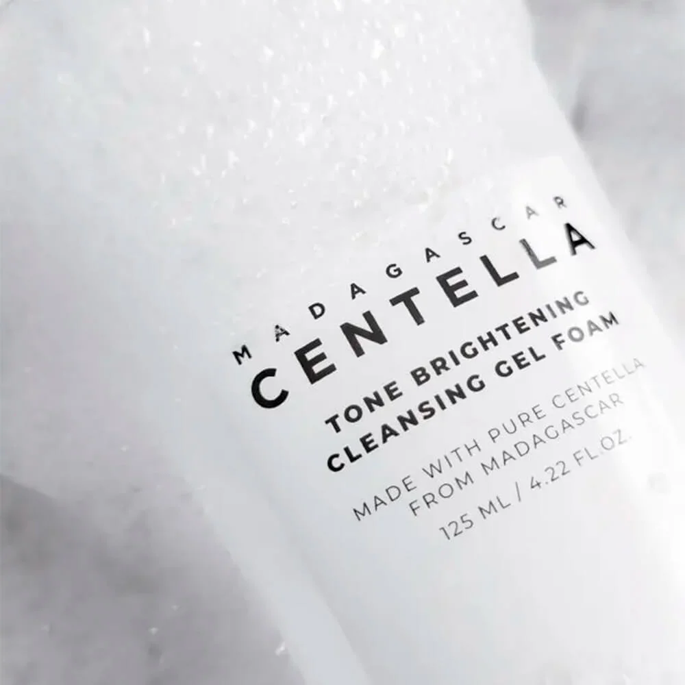 Осветляющая гель-пенка для умывания SKIN1004 Madagascar Centella Tone Brightening Cleansing Gel Foam