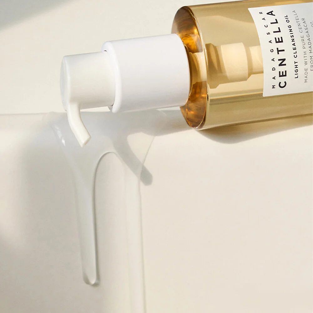 Успокаивающее гидрофильное масло с центеллой SKIN1004 Madagascar Centella Light Cleansing Oil