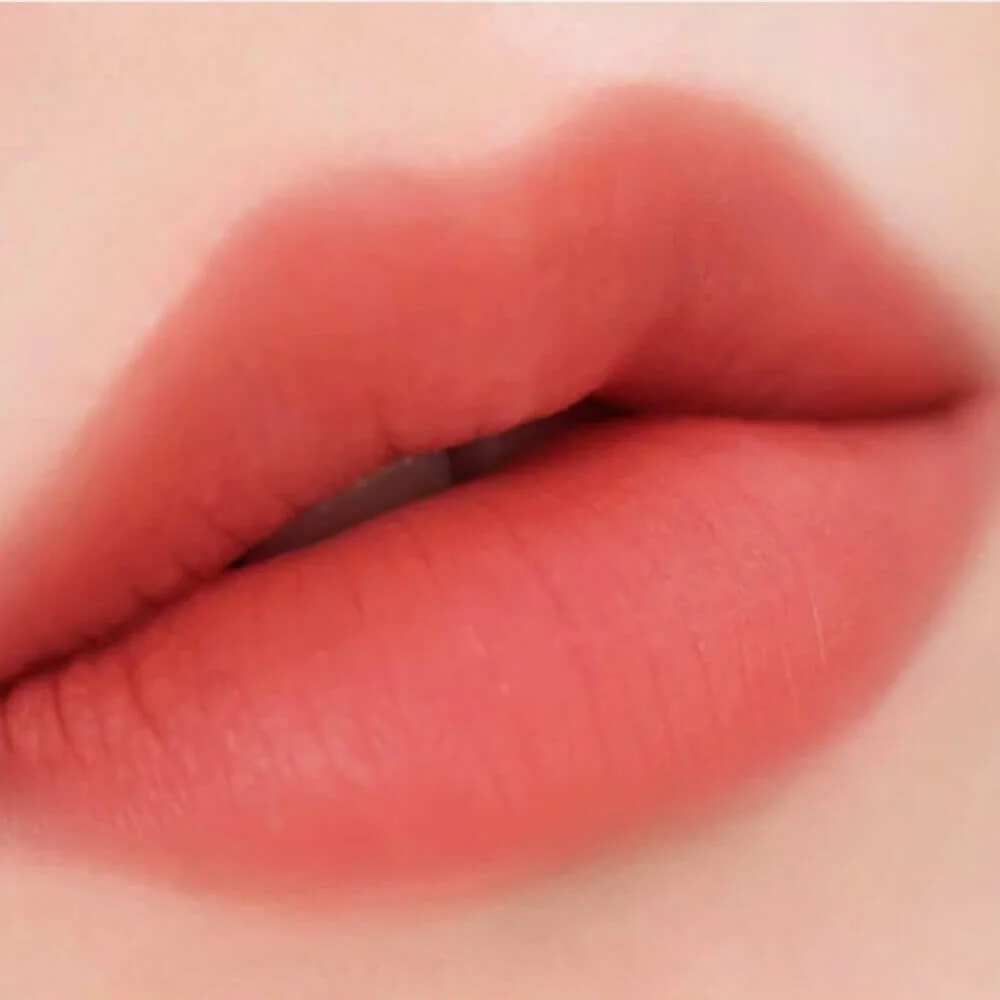 Шифоновая помада для губ с блюр-эффектом CLIO Chiffon Mood Lip 01