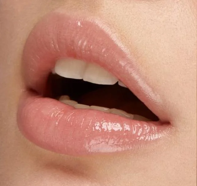 Лёгкий увлажняющий блеск KIKO 3d HYDRA LIP GLOSS 03 Pearly Apricot 03