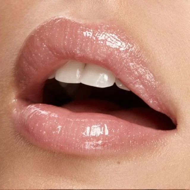 Лёгкий увлажняющий блеск KIKO 3d HYDRA LIP GLOSS 04 Pearly Peach Rose 04