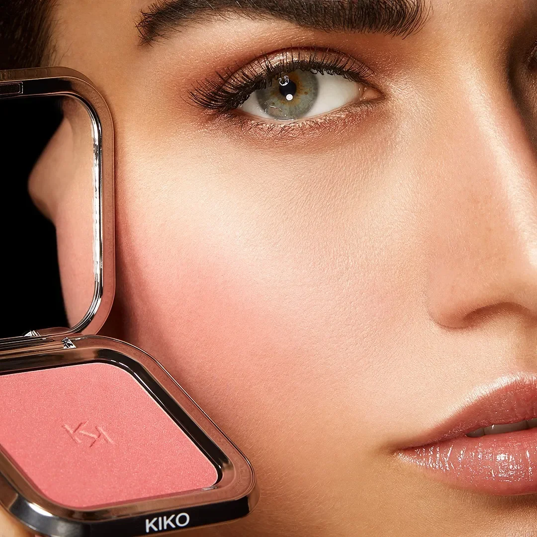 Стойкие пудровые румяна KIKO Milano Unlimited Blush 04 Metallic Rosy Biscuit