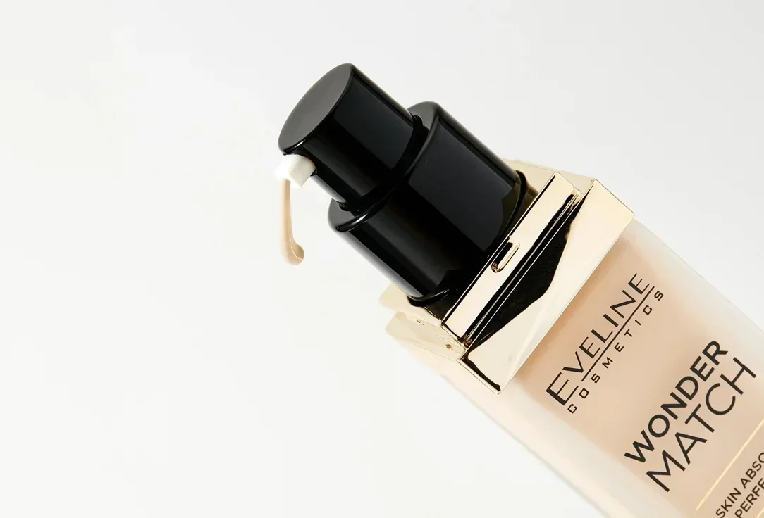 Тональная основа Eveline Wonder Match 05 Light Porcelain