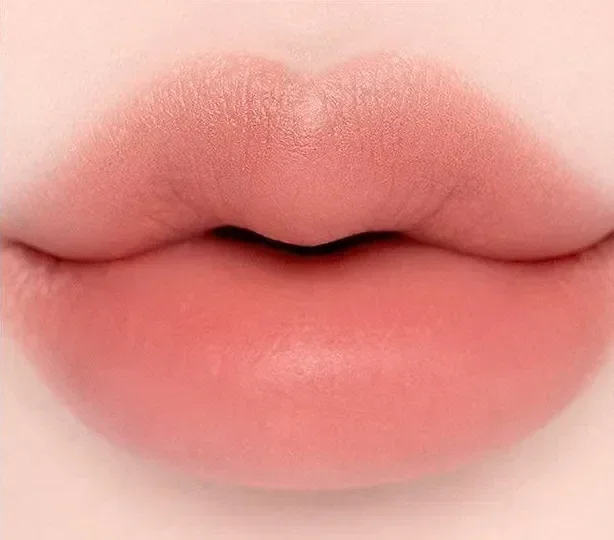 Вельветовый карандаш для губ Dasique Mood Blur Lip Pencil 09 Coral Crepe 09