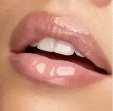 Легкий увлажняющий блеск KIKO 3D Hydro Lip Gloss 01 Clear 01