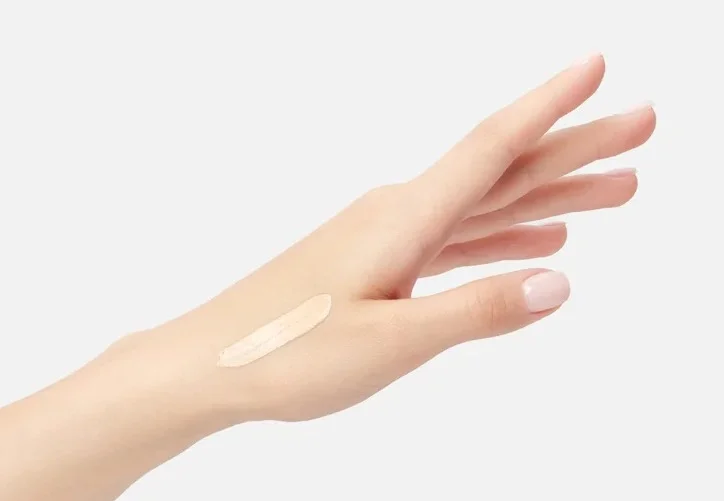 Тональная основа для лица Clio Kill cover high glow foundation 03 Linen 03