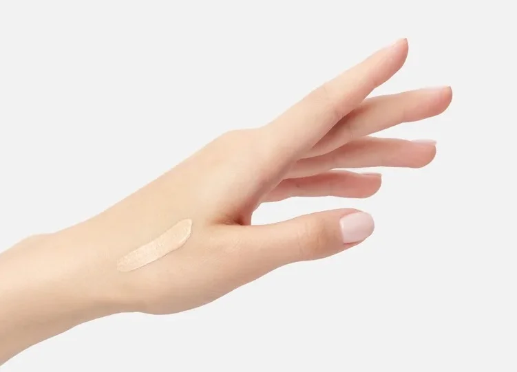 Тональная основа для лица Clio Kill cover high glow foundation 04 Ginger 04