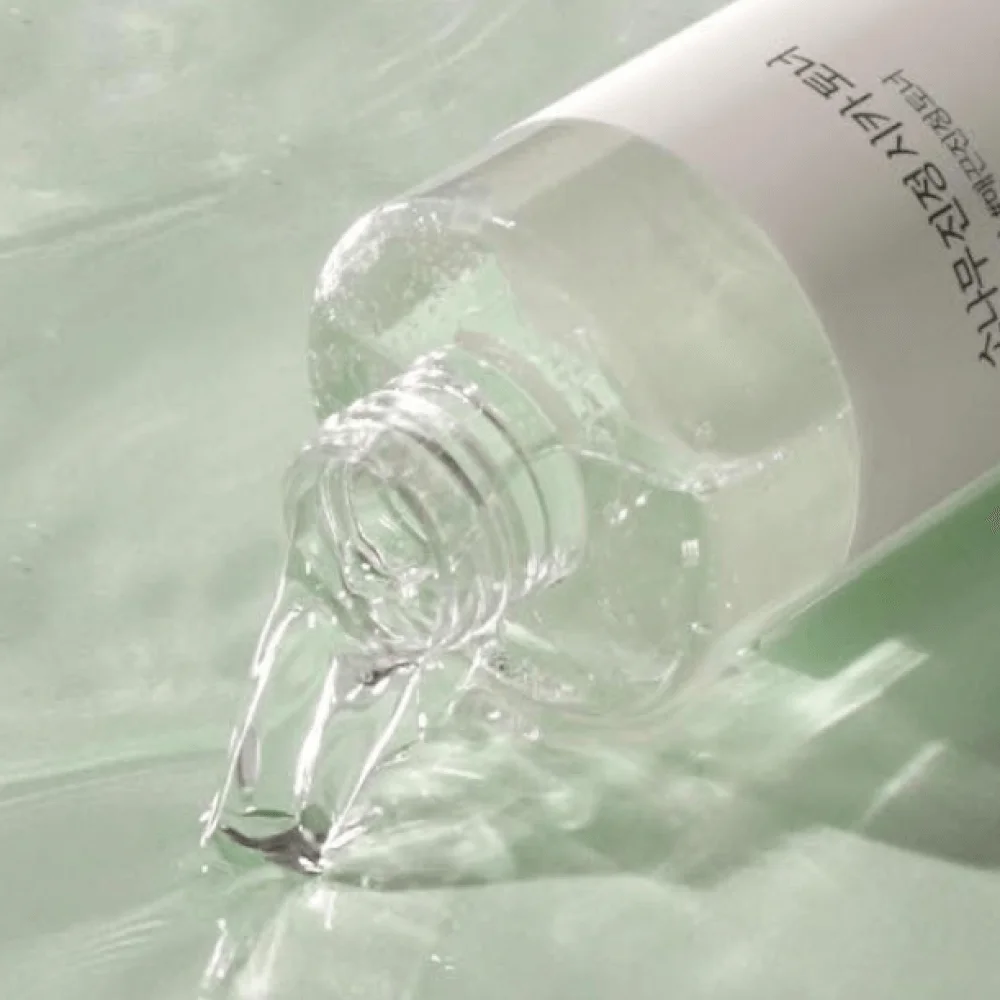 Тоник с экстрактами сосны и центеллы для проблемной кожи Round Lab Pine Calming Cica Toner