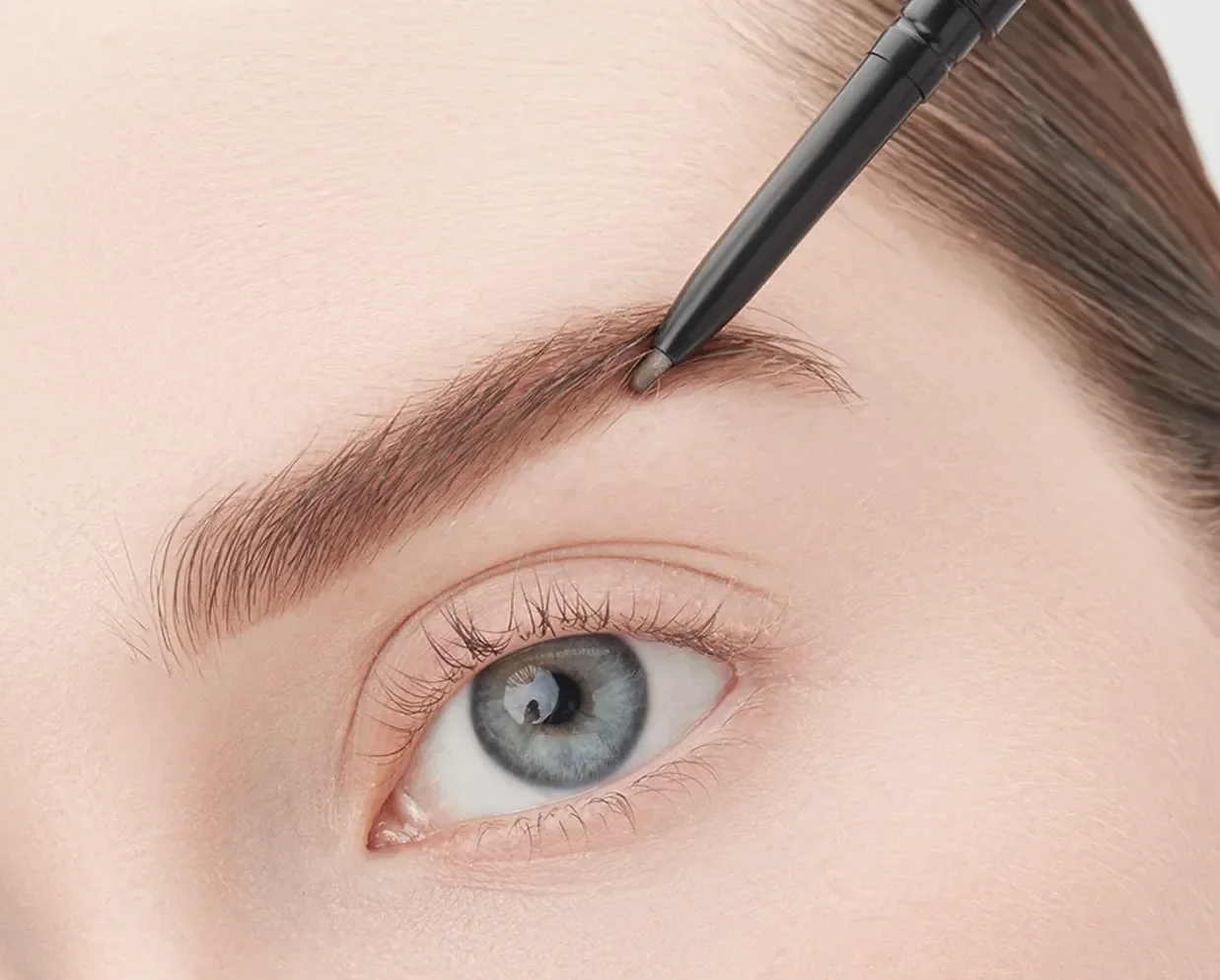 Карандаш для бровей VIVIENNE SABO BROW ARCADE SLIM 02 коричневый