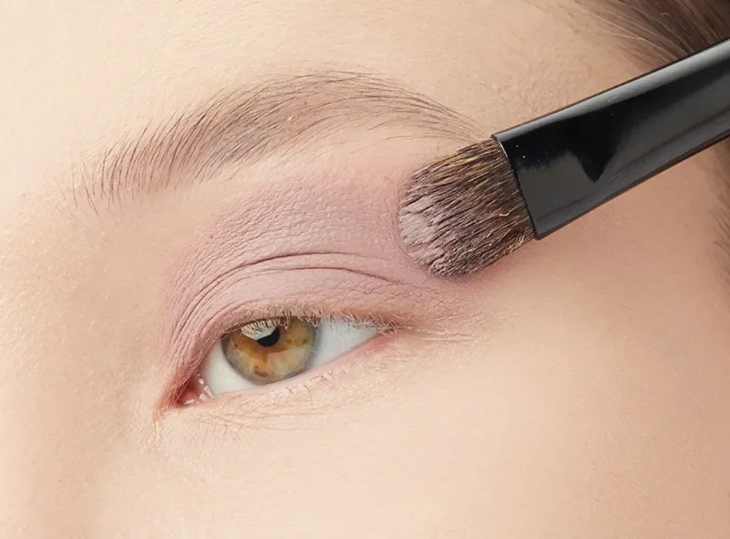 Жидкие матовые тени для век LUXVISAGE Matt tint waterproof 12H 105 ash lilac 105