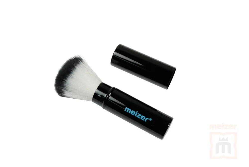 Кисть для нанесения и растушевки румян MEIZER 6401 BM