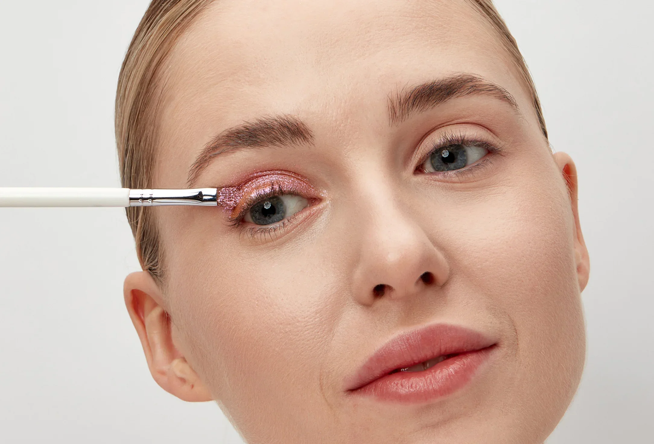 Тени-спарклы для век SHIKstudio Single Eyeshadow Mimosa