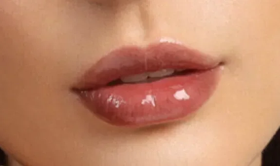 Увлажняющий блеск для губ Shik Lip Gloss Care Intense 07 Tonka 07