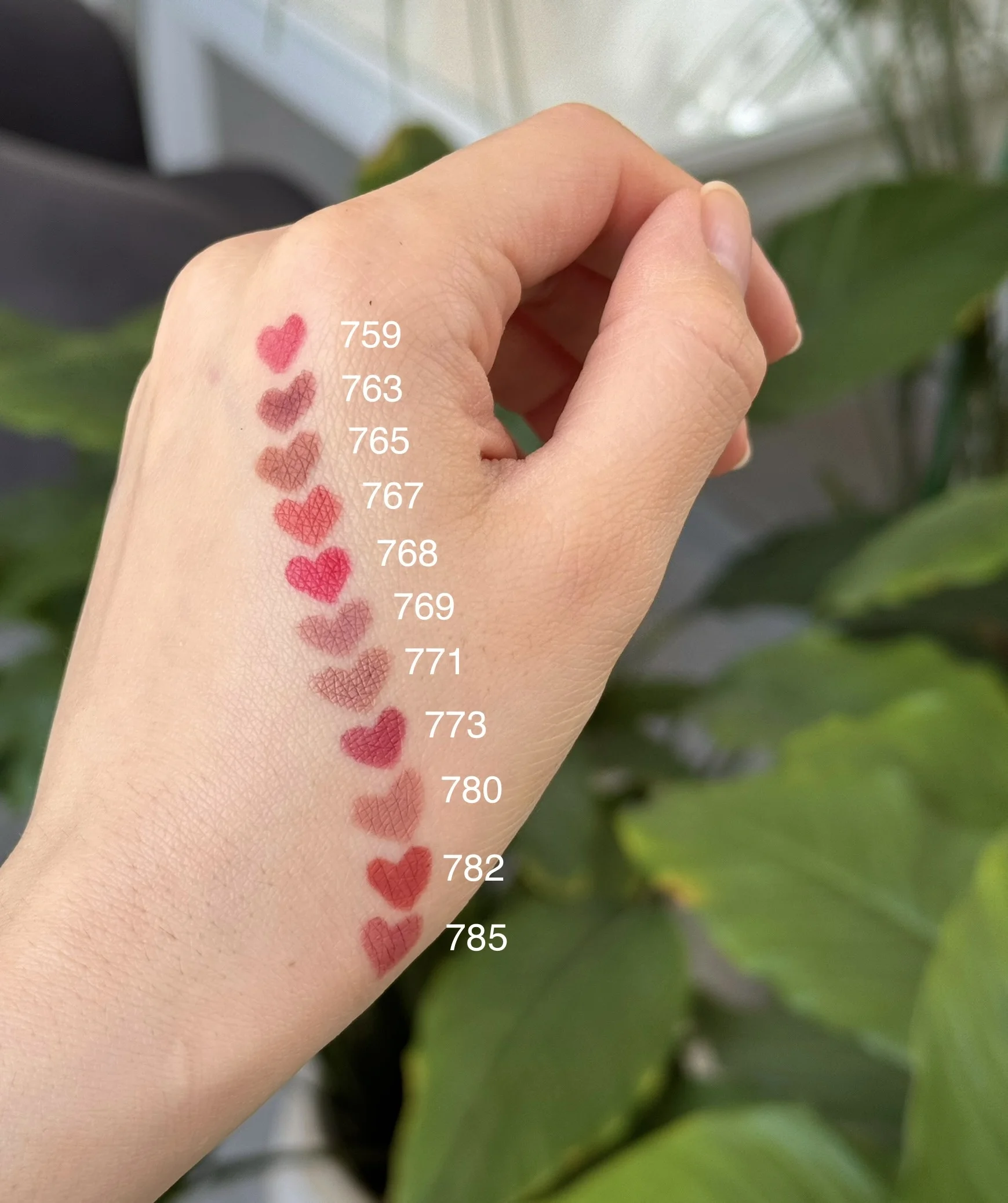 Карандаш для губ Miss Tais lip pencil 780