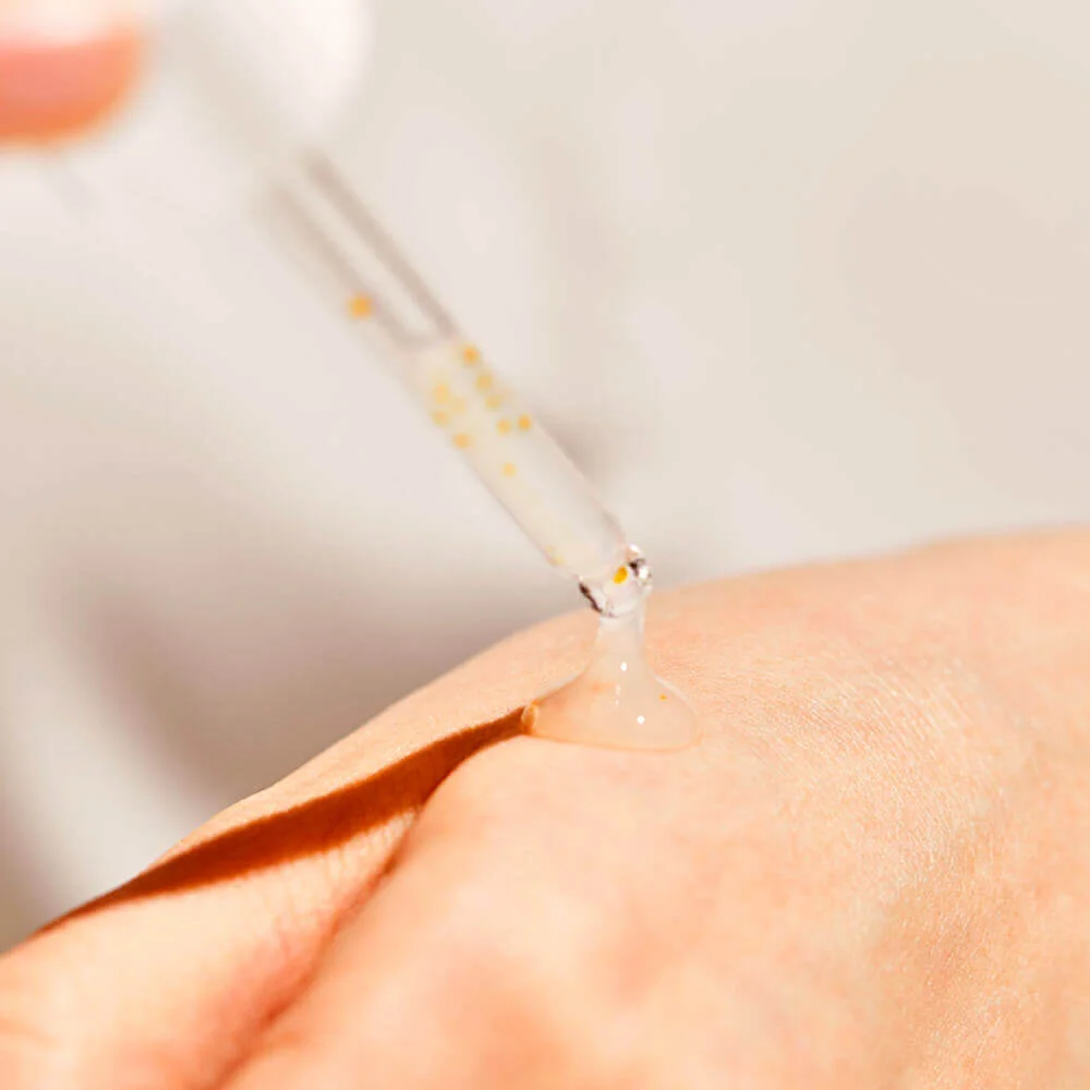 Мультивитаминная осветляющая сыворотка Manyo Galac Whitening Vita Serum