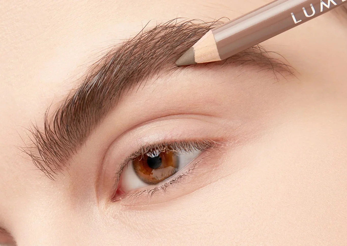 Карандаш для бровей LUMENE Eyebrow Shaping Pencil 02 brown 02