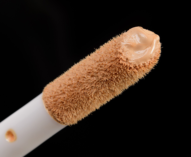 Тон Charlotte Tilbury Hollywood Flawless Filter 2,5 Fair 30 мл