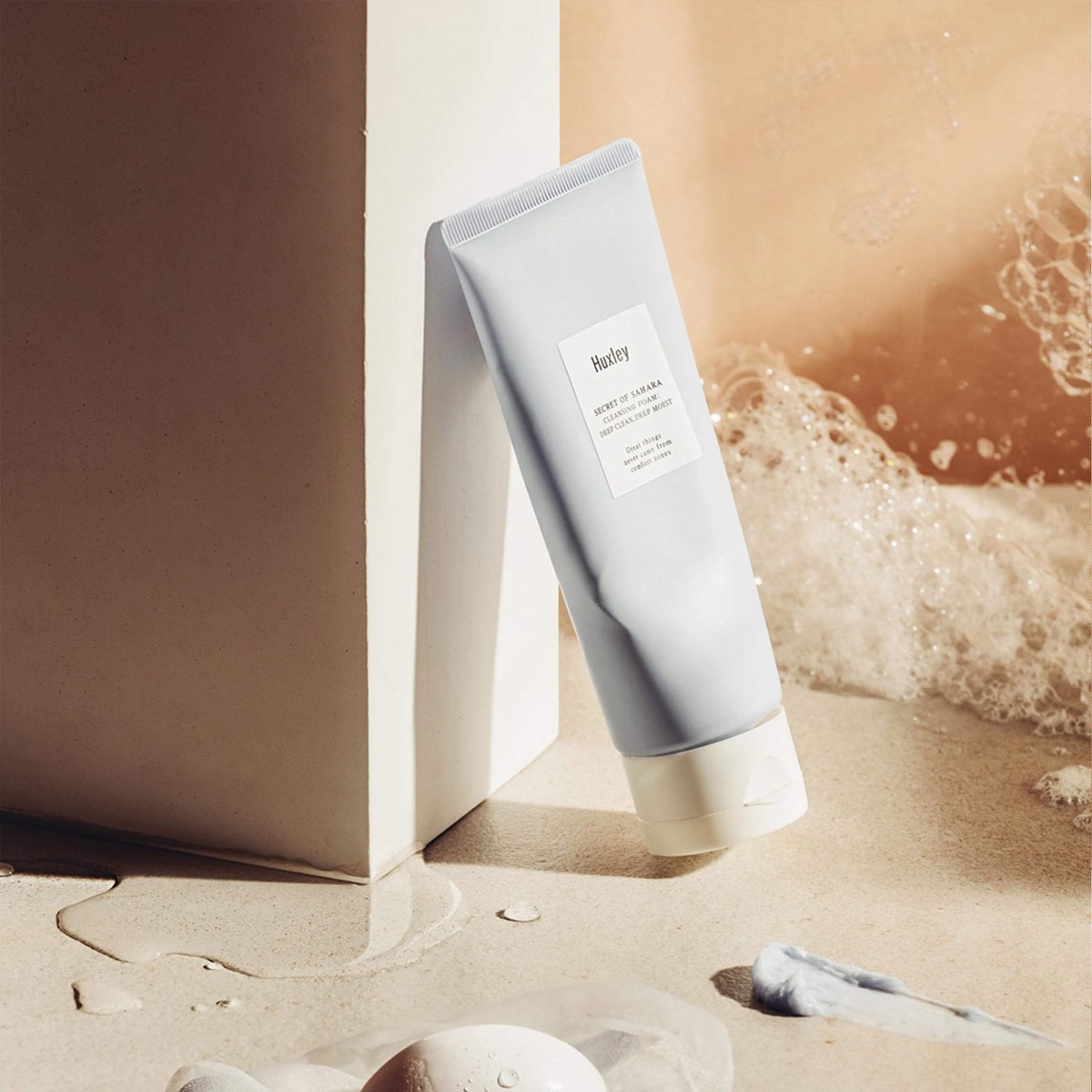 Мягкая очищающая пенка с экстрактом опунции Huxley Cleansing Foam: Be Clean Be Moist