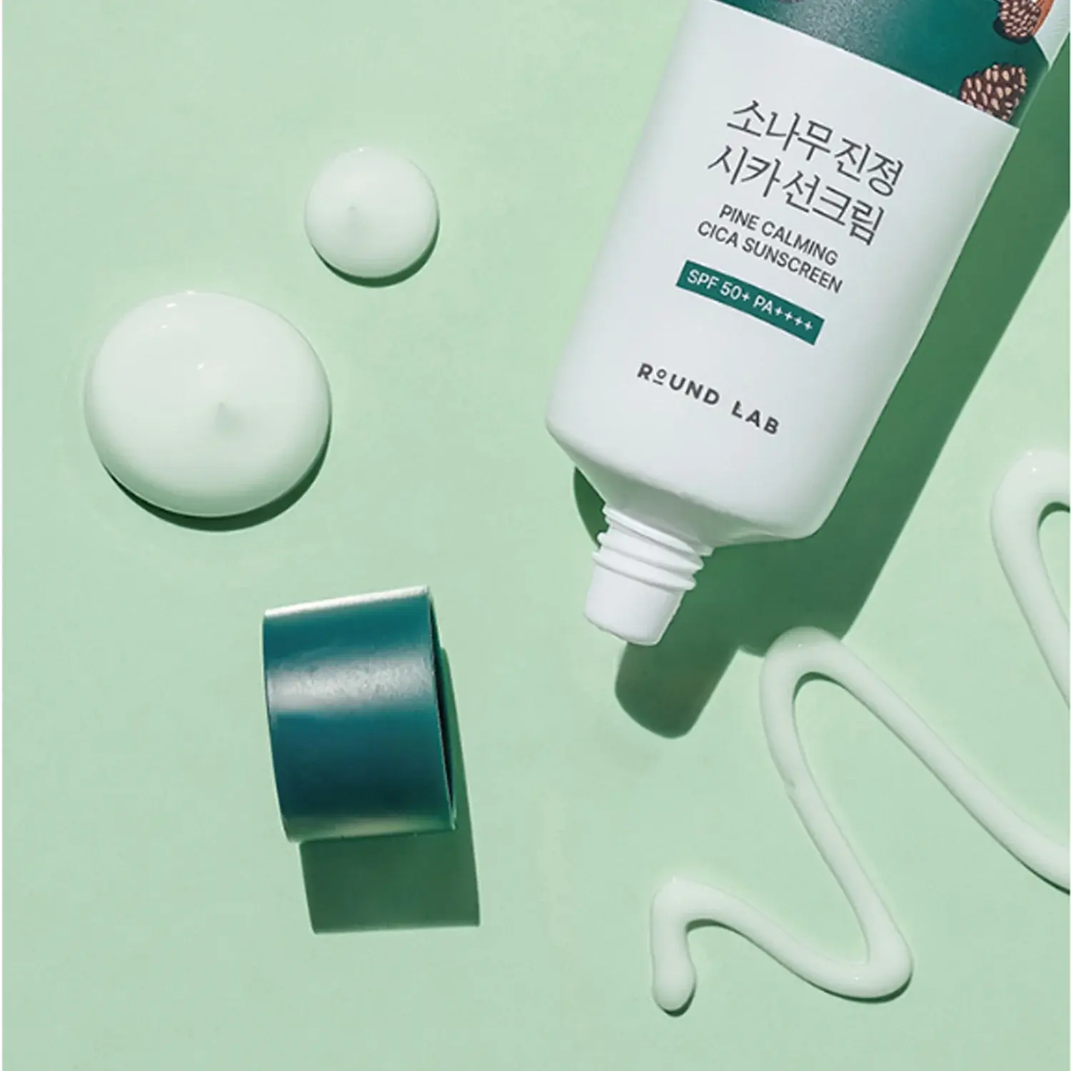 Лёгкая солнцезащита с экстрактом кедра и ниацинамидом для чувствительной и проблемной кожи Round Lab 