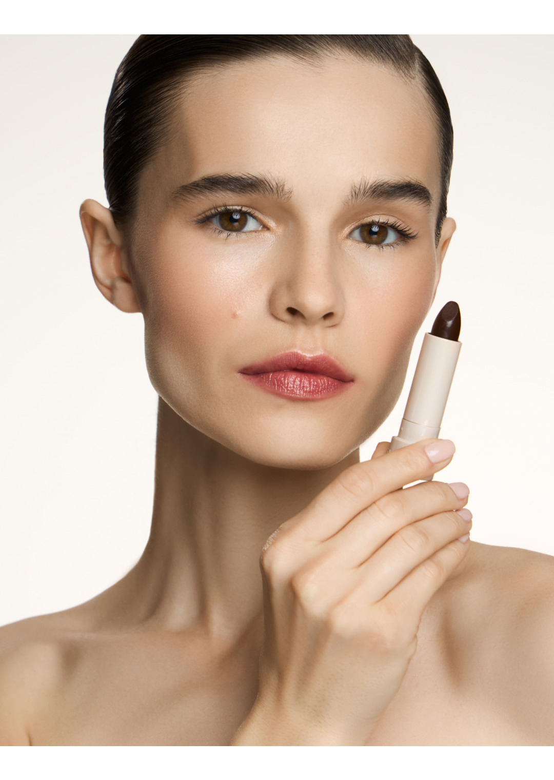 Помада-блеск для губ SHIK SATIN LIPSTICK 05 TOFFEE