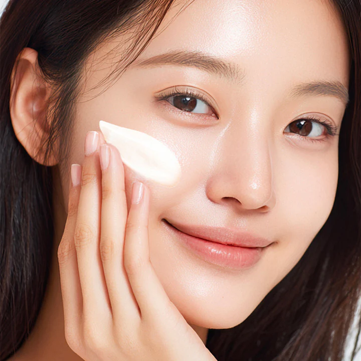 Усиленный барьерный крем с чёрной соей и пантенолом Round Lab Soybean QLA Barrier Cream 80 мл