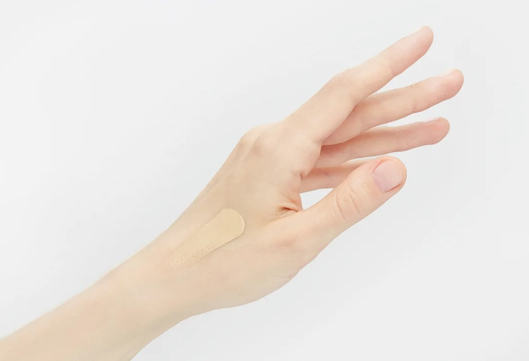 Тональная основа Eveline Cosmetics  «Wonder Match Lumi», тон 15 Natural