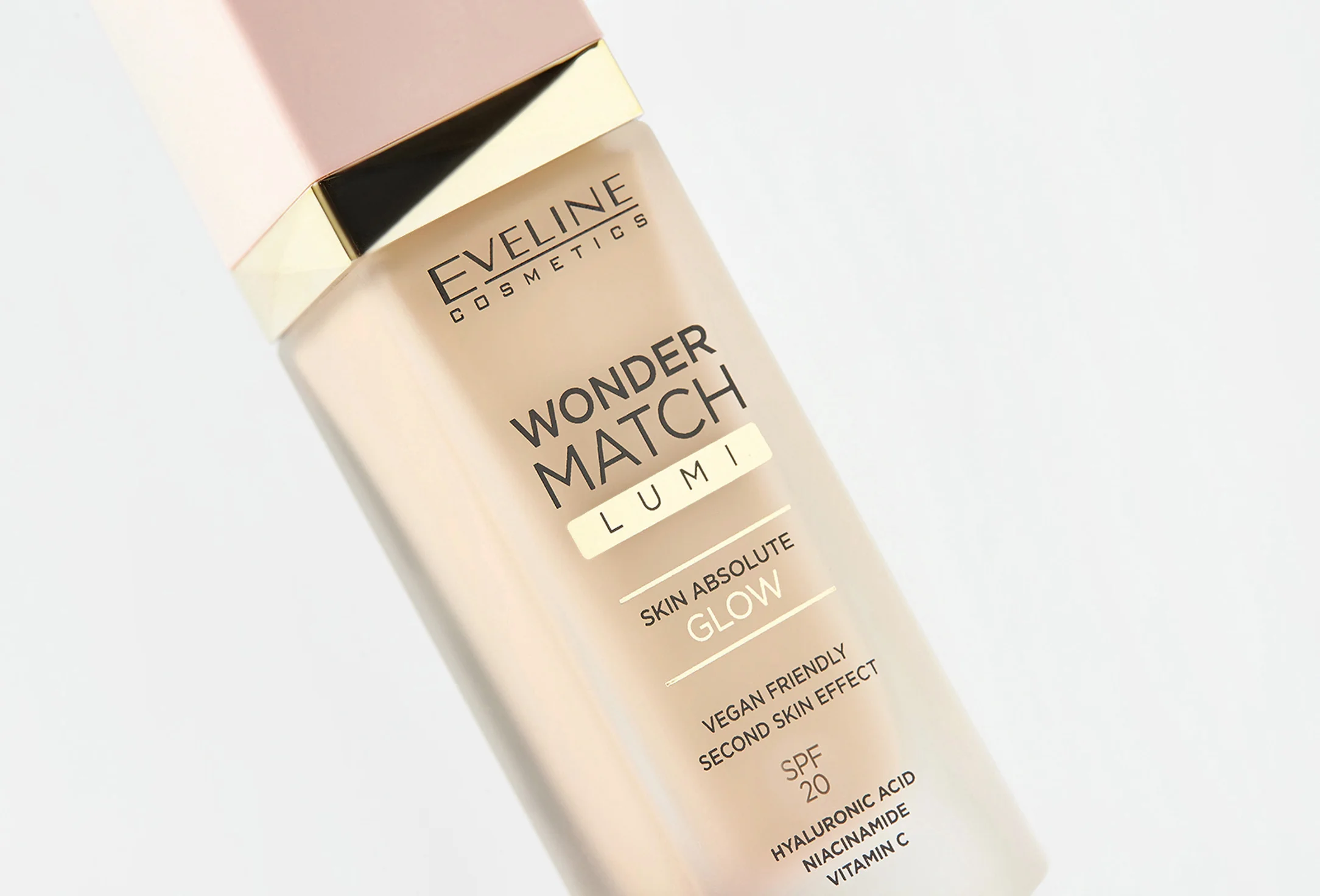 Тональная основа EvelineWonder Match LUMI 05