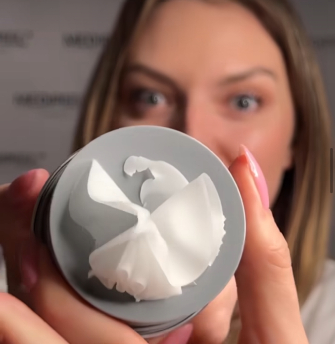 Антивозрастной бальзам-щербет Medi Peel Peptide9 Volume Bio Tox Grinding Cleansing Balm 50ml