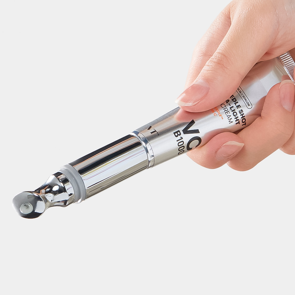 Массажный крем для век с микроиглами и витамином B3 VT Cosmetics Reedle Shot Vita-light Eye Cream