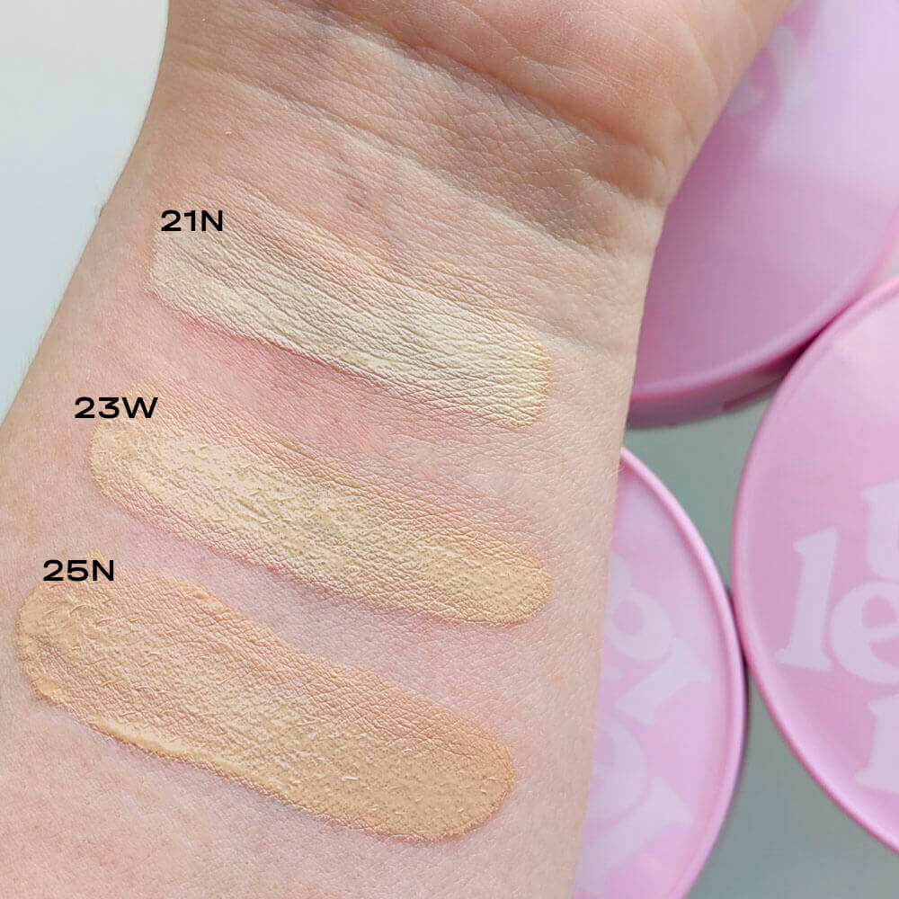 Увлажняющий кушон с сияющим финишем Unleashia Don't Touch Glass Pink Cushion SPF50+ PA++++ 23W With Care