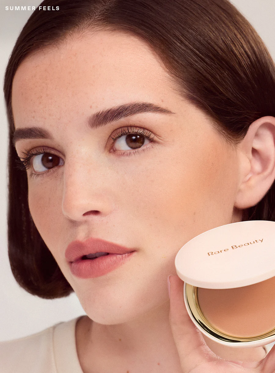 Ультрагладкая бронзирующая пудра с матовым финишем RARE BEAUTY WARM WISHES SOFT MATTE POWDER BRONZER SUMMER FEELS
