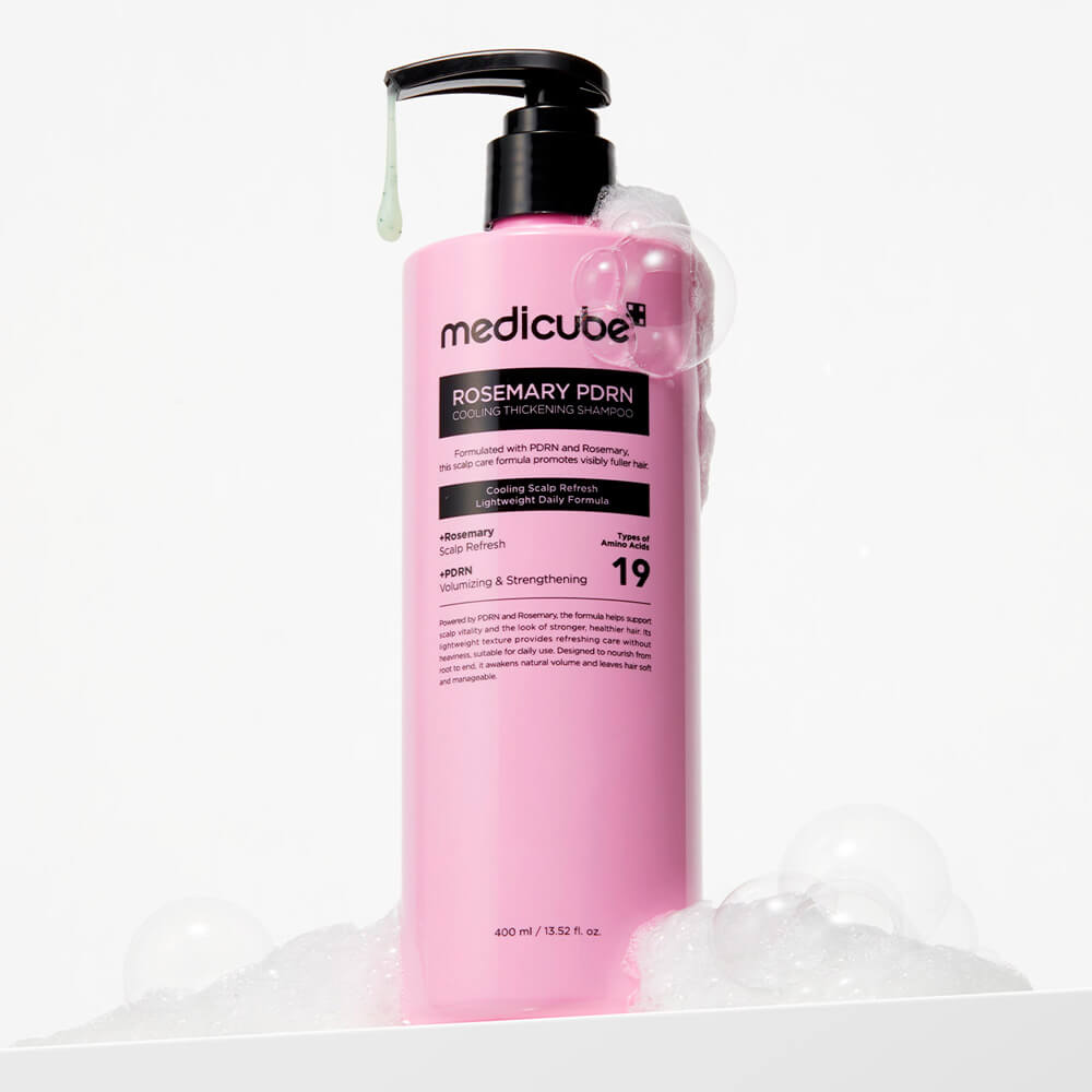 Укрепляющий шампунь с розмарином и ПДРН medicube Rosemary PDRN Cooling Thickening Shampoo