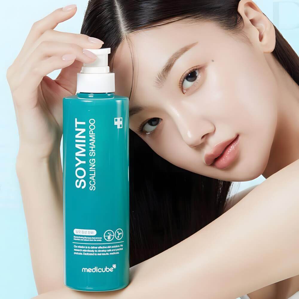 Охлаждающий шампунь для жирной кожи головы medicube Soymint Scaling Shampoo