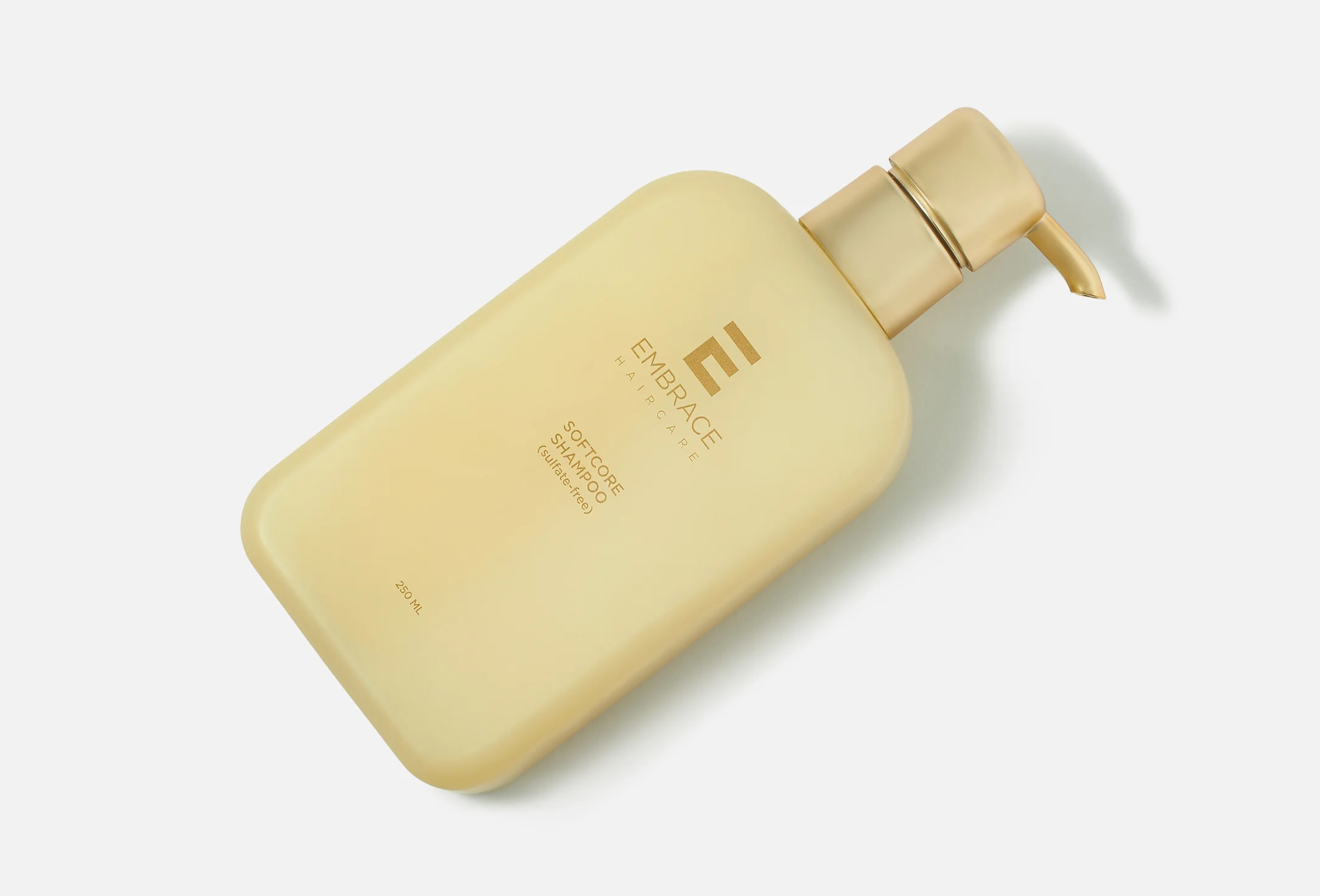 Бессульфатный шампунь для волос Embrace HaircareSoftcore