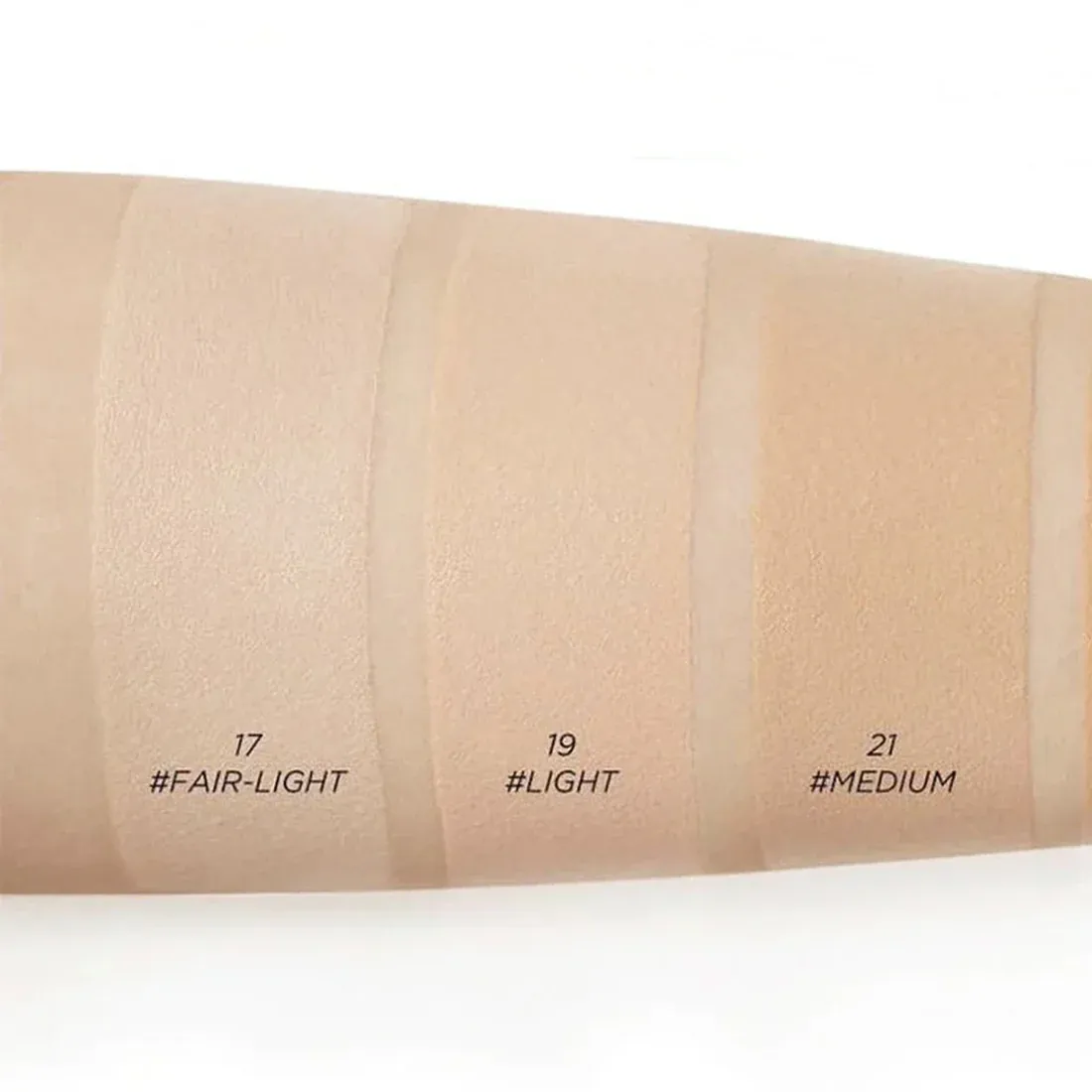 Тональный кушон для лица JUNG SAEM MOOL Essential Skin Nuder Longwear Cushion SPF 50+ PA+++, оттенок 21 Medium,