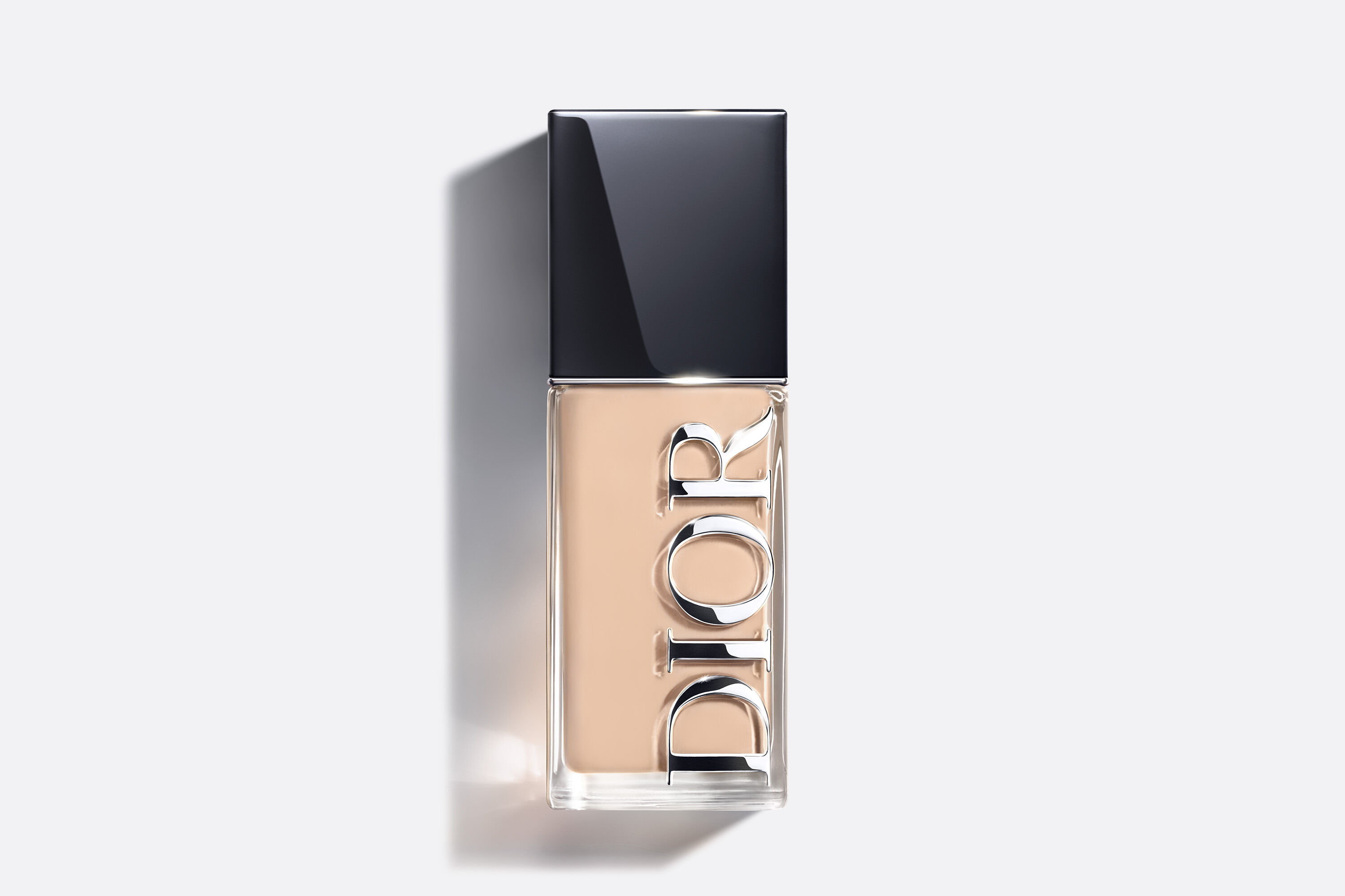 Тональная основа Dior Forever Skin Glow