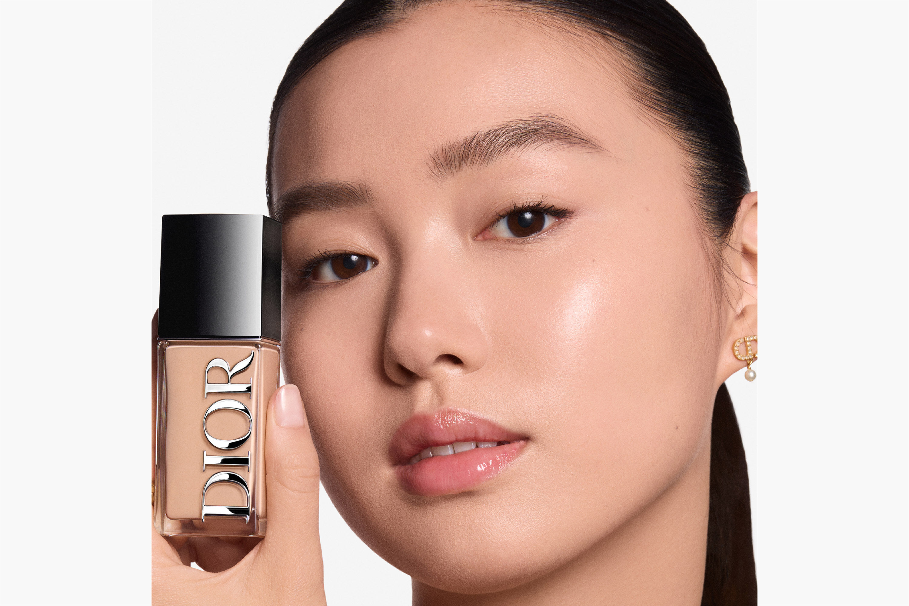 Тональная основа Dior Forever Skin Glow 1.5N